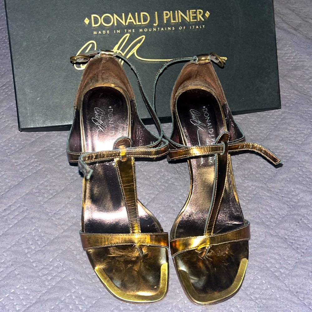 Donald Pliner T strap heels chrome color